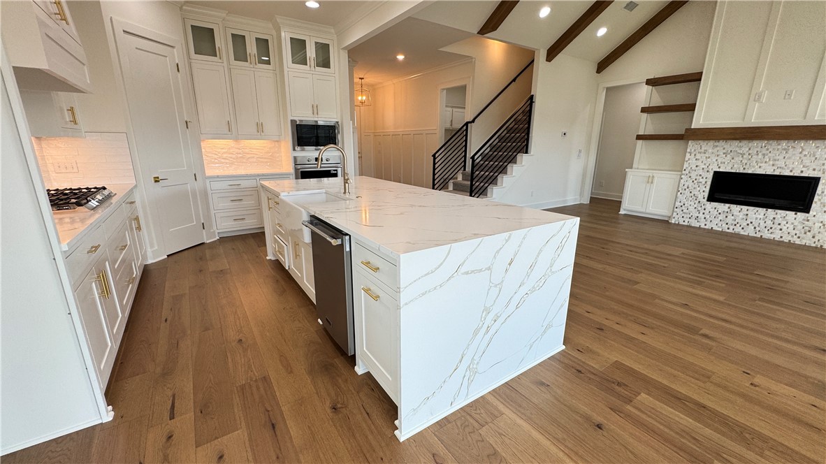 Crescent View - Residential