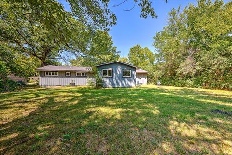 Single Family Residence in Fayetteville AR 2401 Valley Drive 17.jpg