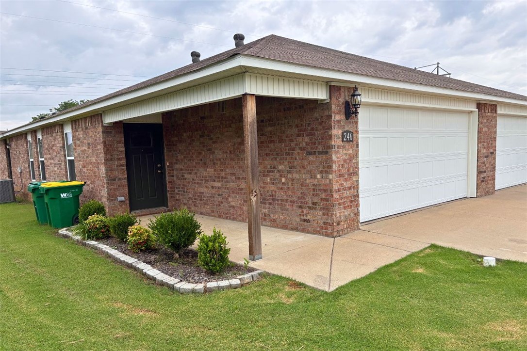 Photo 1 of 9 — 246 E Anabranch Court, Farmington, AR 72730
