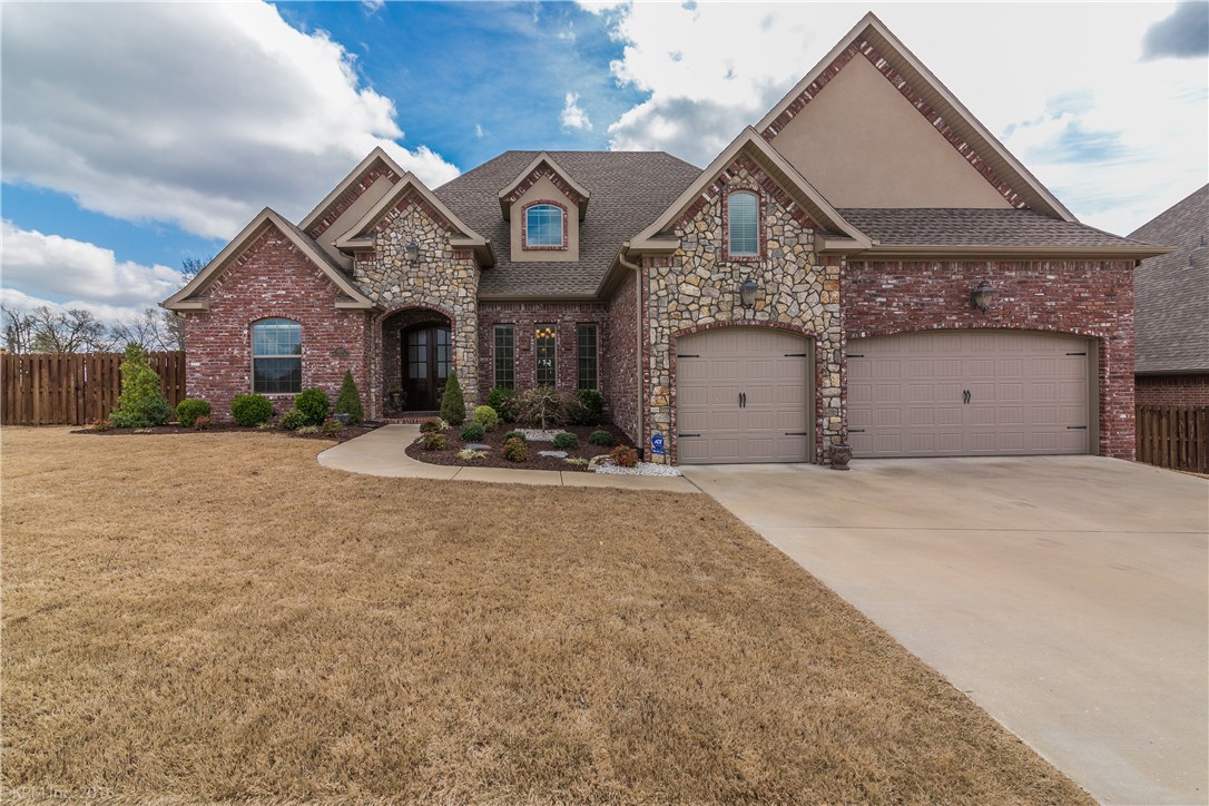 Beautiful Custom Home in established Cross Creek S/D. Recessed lighting & crown molding throughout, wide plank lathed hardwood flrs & vaulted ceilings. Kit has granite counters, all stainless steel appl., traventine backsplash, & 5 burner gas cooktop. MBR has huge walk-in closet, MBA has separate vanities, whirlpool tub & walk-in shower. Home is wired for sound & has central vac. Bonus room upstairs. Very peaceful view from covered back patio with FP great for entertaining. Walk to Janie Darr Elem.
