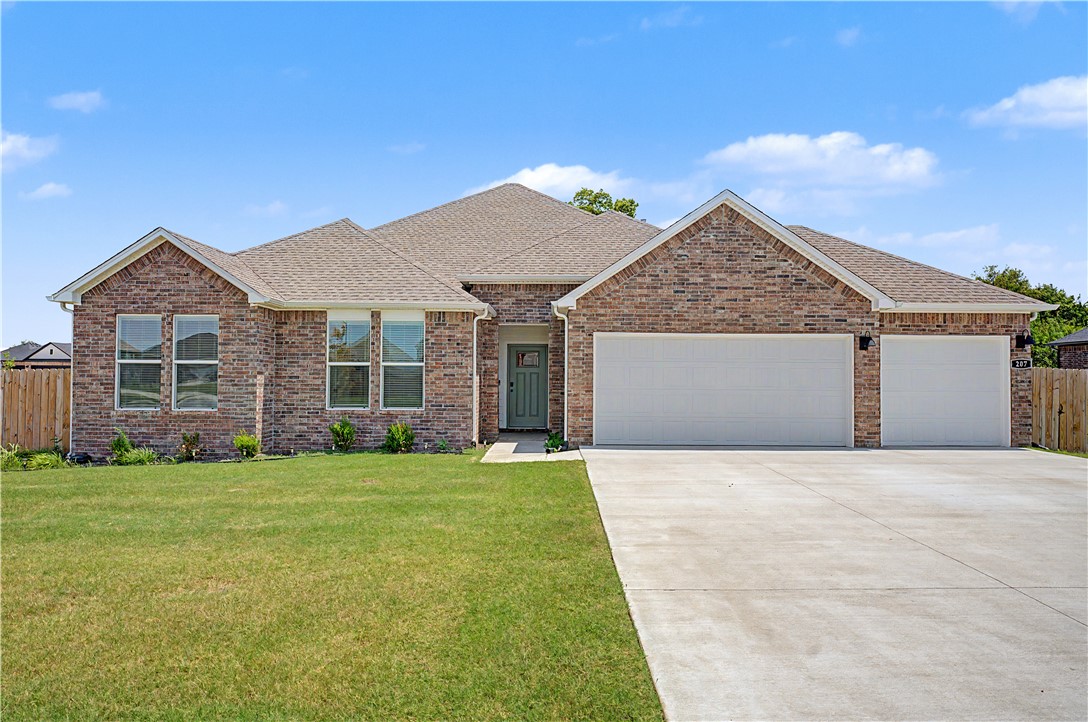 Photo 1 of 35 — 207 Kit Kat Court, Siloam Springs, AR 72761