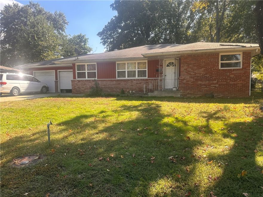 4 Bedrooms, 2 Bath, New Paint and flooring, huge fenced backyard, bonus room. Close to schools and parks.