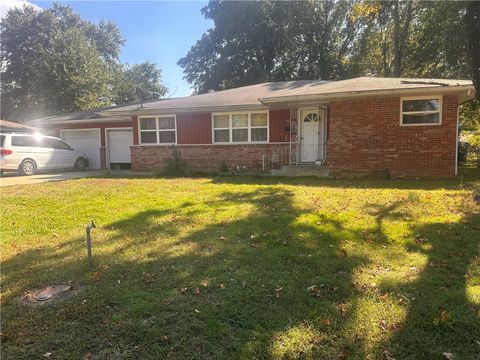 Photo of 1407 Davis Avenue, Springdale, AR 72764 (MLS # 1325904) Photo of 1407 Davis Avenue, Springdale, AR 72764 (MLS # 1325904)