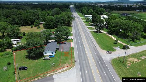 Photo of 3714 E Heritage Parkway, Farmington, AR 72730 (MLS # 1352221)