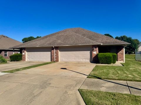 Photo of 1583 N Evening Shade Drive, Fayetteville, AR 72703 (MLS # 1334976)