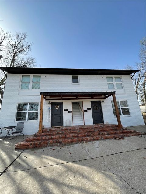 Photo of 721 Taylor Street 3 #3, Fayetteville, AR 72701 (MLS # 1339420)