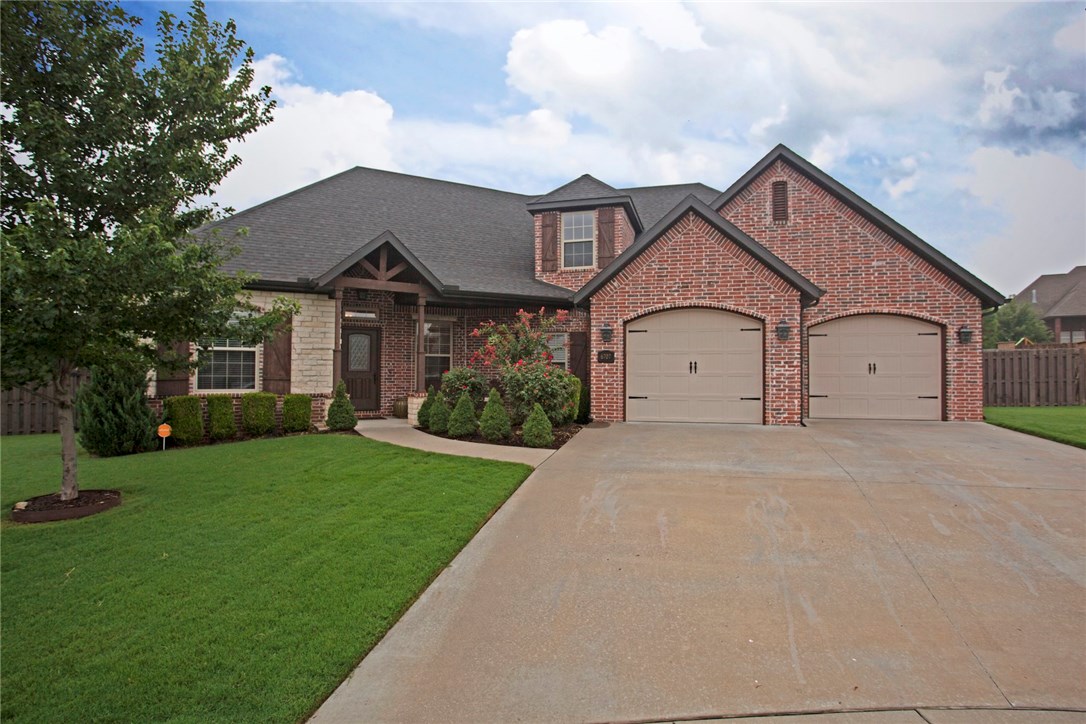 Absolutely stunning 4 bedroom home located in the highly coveted CrossCreek subdivision. This beautiful home has been well taken care of and has loads of custom finishes throughout. New Carpet in the master suite. Custom cabinetry in the kitchen allows the oversized island to flow right into the eat in kitchen/dining room. Beautiful landscaping and a Giant backyard make this a very unique property all while being located on the most kid friendly cut-de-sac in theāāāāāāāāāāāāāāāāāāāāāāāāāāāāāāāā neighborhood.