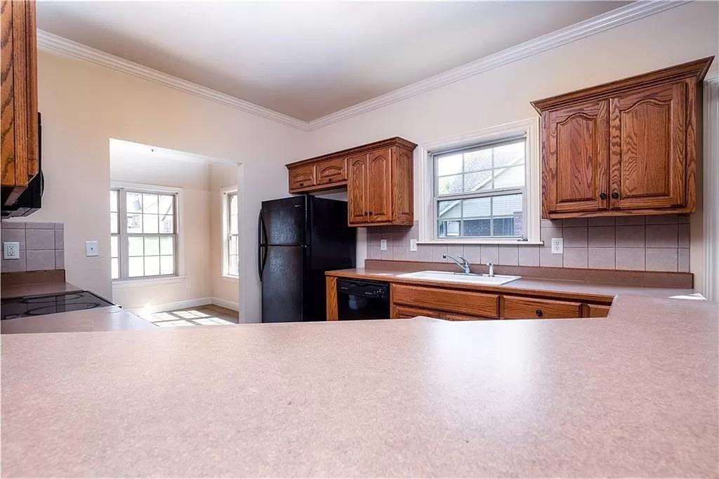 Hickory Glen Sub - Residential Lease