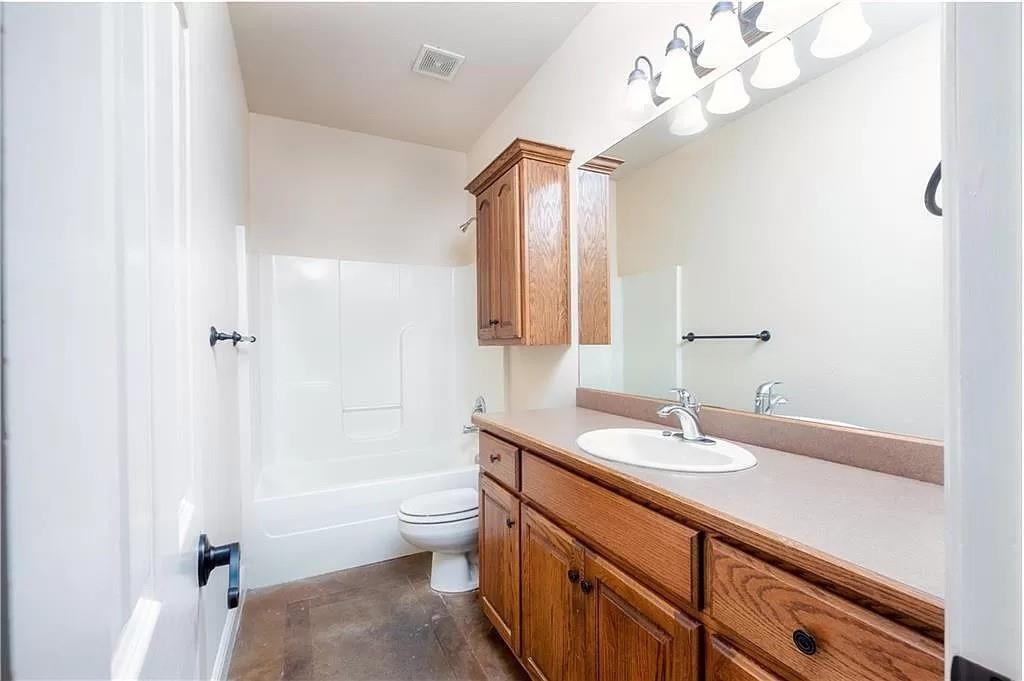 Hickory Glen Sub - Residential Lease