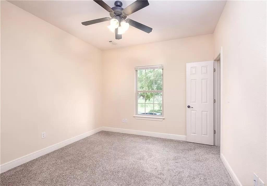 Hickory Glen Sub - Residential Lease