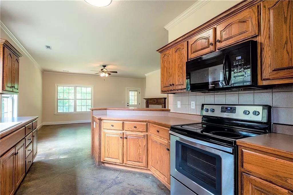 Hickory Glen Sub - Residential Lease