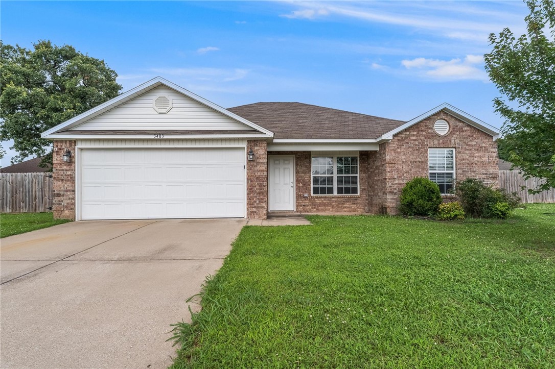Check out this 3-bedroom home right in the middle of Springdale! It has 1,225 square feet of space and an open layout thatās great for everyday living or hanging out with friends and family. The kitchen has what you needāpantry, dishwasher, electric range, and microwaveāso cookingās a breeze. The primary bedroom comes with a walk-in closet for extra storage. Out back, youāve got a fully fenced yard thatās great for barbecues, letting the kids play, or just relaxing with your morning coffee. Itās in a nice neighborhood close to schools, stores, and restaurants. Come see it for yourselfāschedule a tour today!
