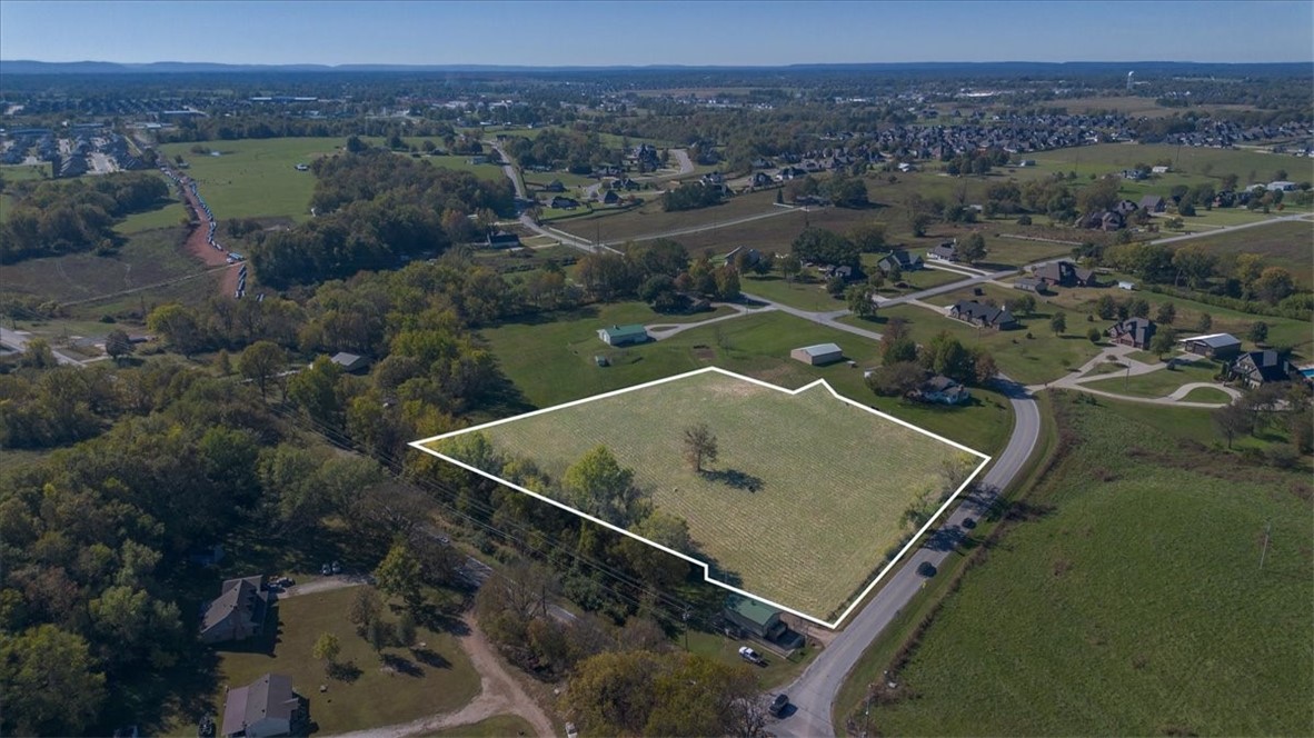 Tontitown Outlots - Land