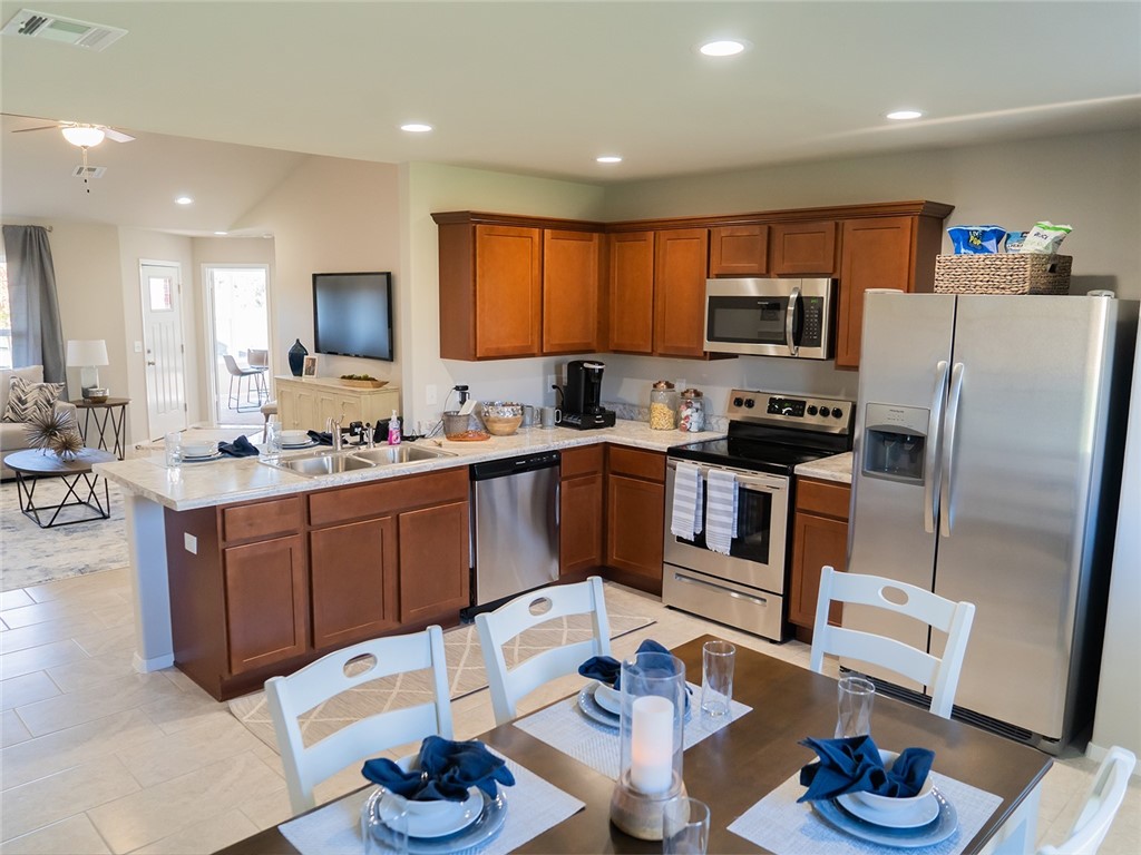 WALNUT HILL SUB PH IV-PEA RIDGE - Residential