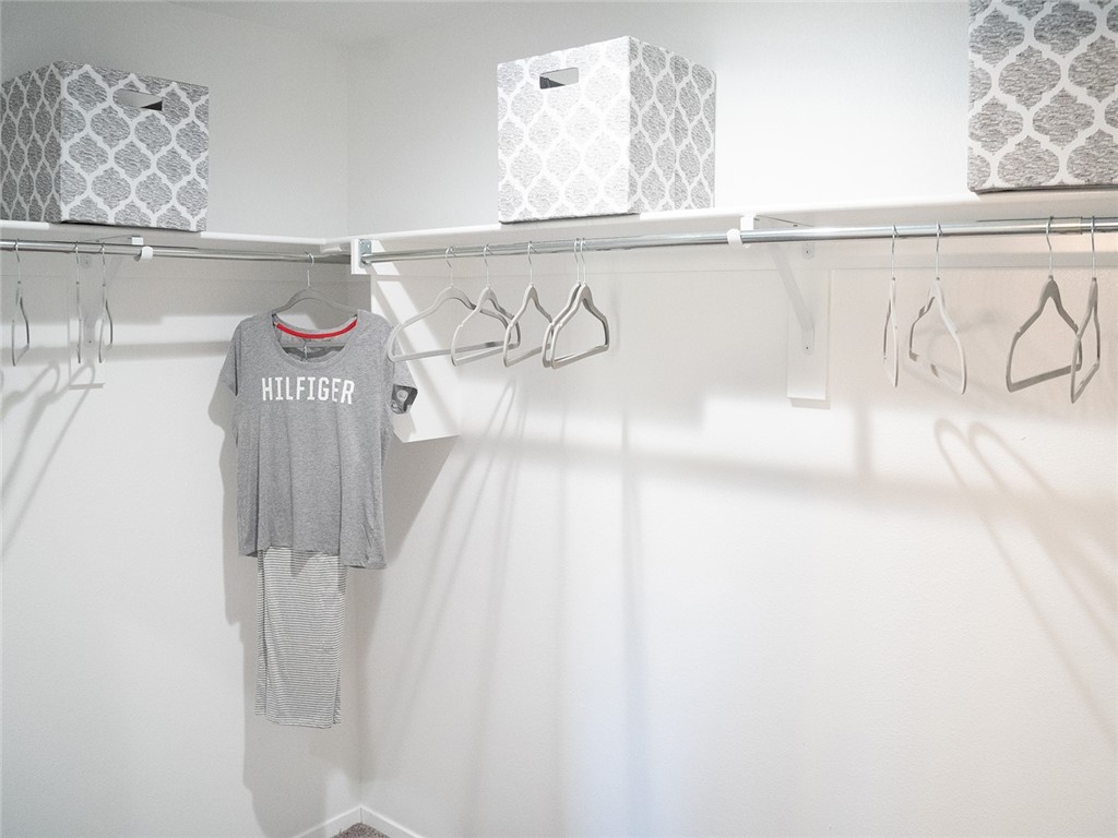 WALNUT HILL SUB PH IV-PEA RIDGE - Residential