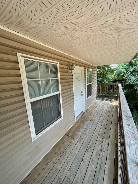 Nice 1 Bedroom, 1 Bath upstairs apartment at the end of the Building. Near University of Arkansas.
Refrigerator and W/D are included in the unit. One single Pet weighing less than 25 lbs (full grown) is
considered with $250 Refundable Pet Deposit