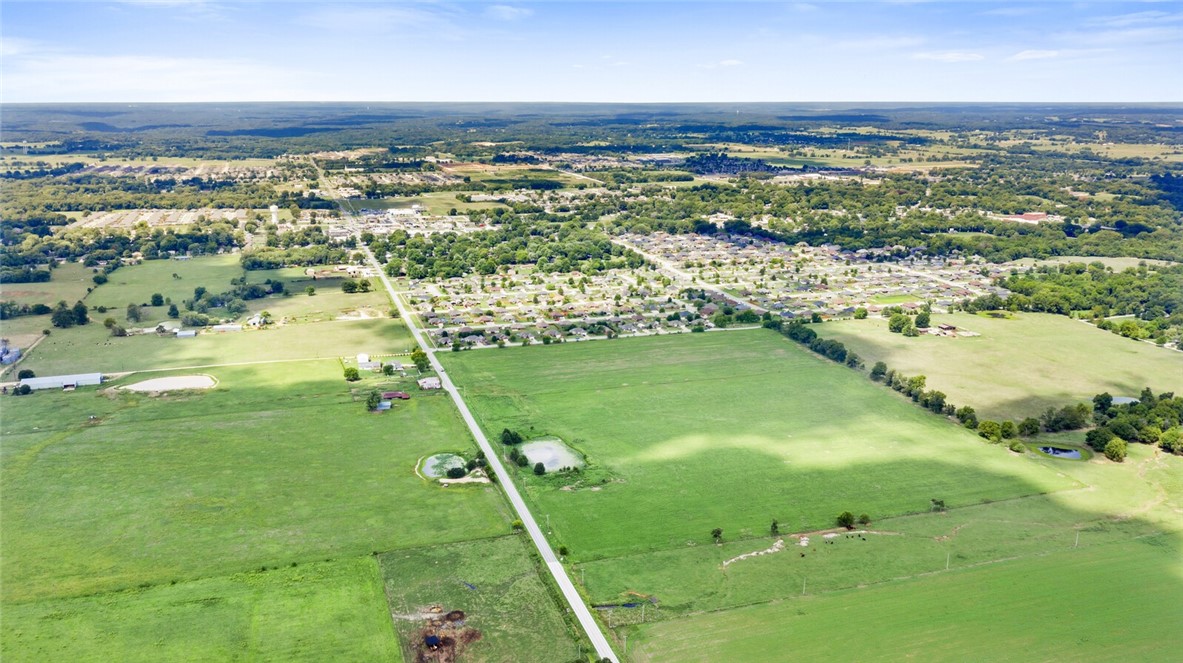 Pea Ridge - Land