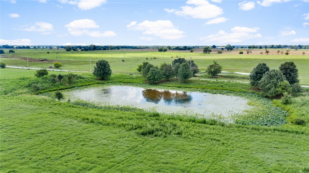 Pea Ridge - Land