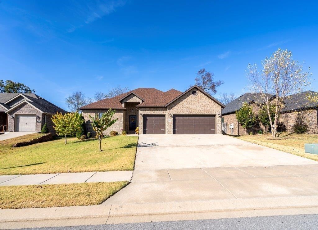 Discover this 4 bedrooms 3 bathroom home where you're welcomed by an , perfect for both everyday living and entertaining. The kitchen flows into a dining area, and to the living room. Large windows throughout fill the home with natural light, creating a welcoming atmosphere. The master suite offers a serene retreat, complete with spacious walk-in closets. Outside, enjoy a covered patio and a backyard, ideal for relaxing, gardening, or outdoor activities.