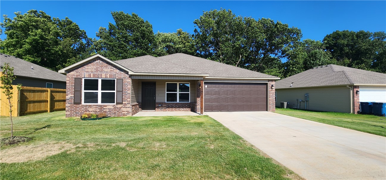 6805 Chestnut is a beautiful home located on the outskirts of Bentonville in a great subdivision. It is 5 minutes from XNA and close to all of the things Bentonville and Centerton have to offer.
Fridge, Dishwasher, and stove included! Laundry hookups on site.
Pet-friendly!
Fenced, private back yard.
4 Bedroom home for under $2,000/month.