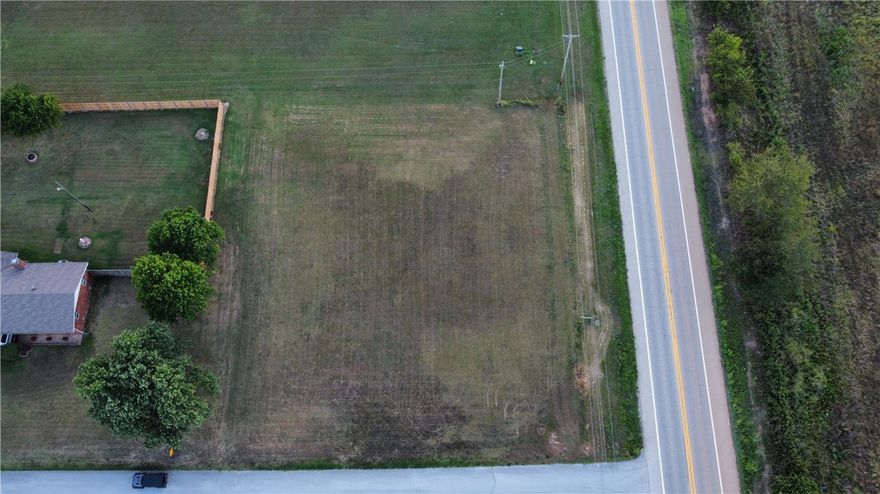 If you're looking for a great place to build on a level lot close to everything Bentonville has to offer this level corner lot is it. Its partially fenced on the south property line (neighbor owned). Utilities on site. This lot is ready to be built on.