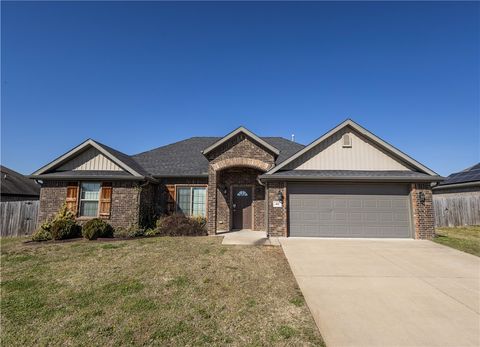 Photo of 461 Sundowner Ranch Avenue, Prairie Grove, AR 72753 (MLS # 1340041)