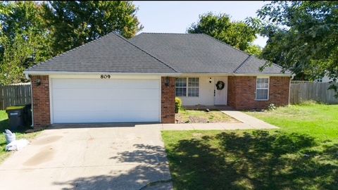Photo of 809 Emerald Street, Lowell, AR 72118 (MLS # 1326264)
