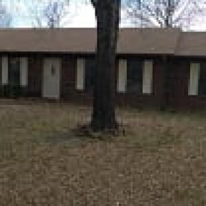 This 3 bedroom/2 bath house has been well cared for and is in excellent condition. Close to everything. Walking distance to the university. Mature hardwood tree lot, low maintenance yard, and privacy in the back yard! Great starter home or investment. Make your appointment to see this great value today!