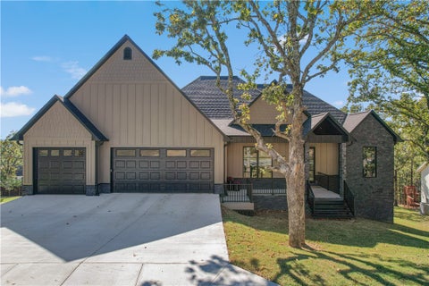 Photo of 677 N Cliffside Drive, Fayetteville, AR 72701 (MLS # 1366103)