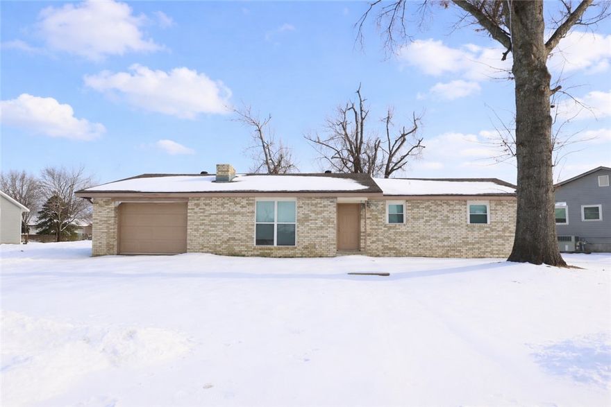 Completely renovated 2 bedroom 2 bath home located in the heart of Rogers and close to everything. This move in ready property features new flooring throughout, updated lighting, tiled bathrooms, LVP floors, granite countertops, and an eat in kitchen with a bay window. The average sized backyard offers a new fence for privacy and outdoor enjoyment. An incredible value in a prime location that is hard to beat.