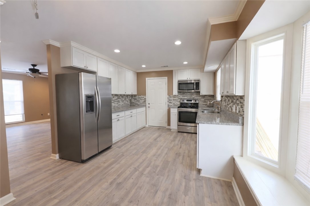 Western Terrace 1st Add Rogers - Residential