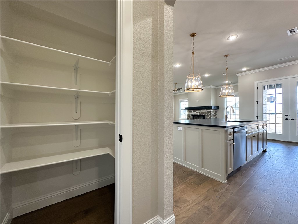 County Line Square - Residential