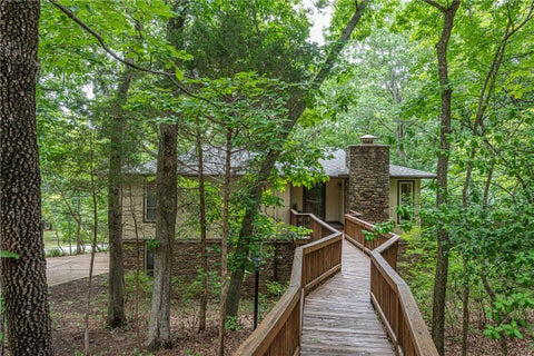 Photo of 1146 N Eastwood Drive, Fayetteville, AR 72701 (MLS # 1352668)
