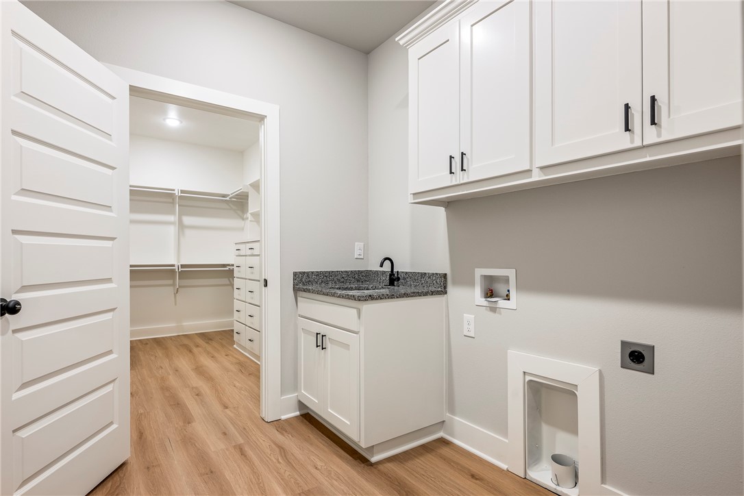 Snyder Estates Ph Iii Rurban - Residential