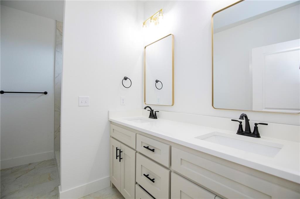 LOCKHART SUB-BVV - Residential Lease