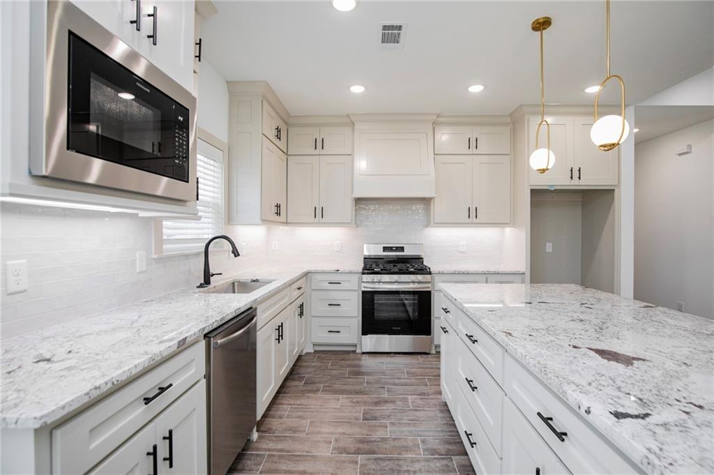 LOCKHART SUB-BVV - Residential Lease