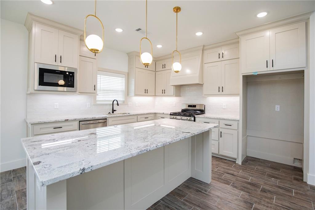 LOCKHART SUB-BVV - Residential Lease