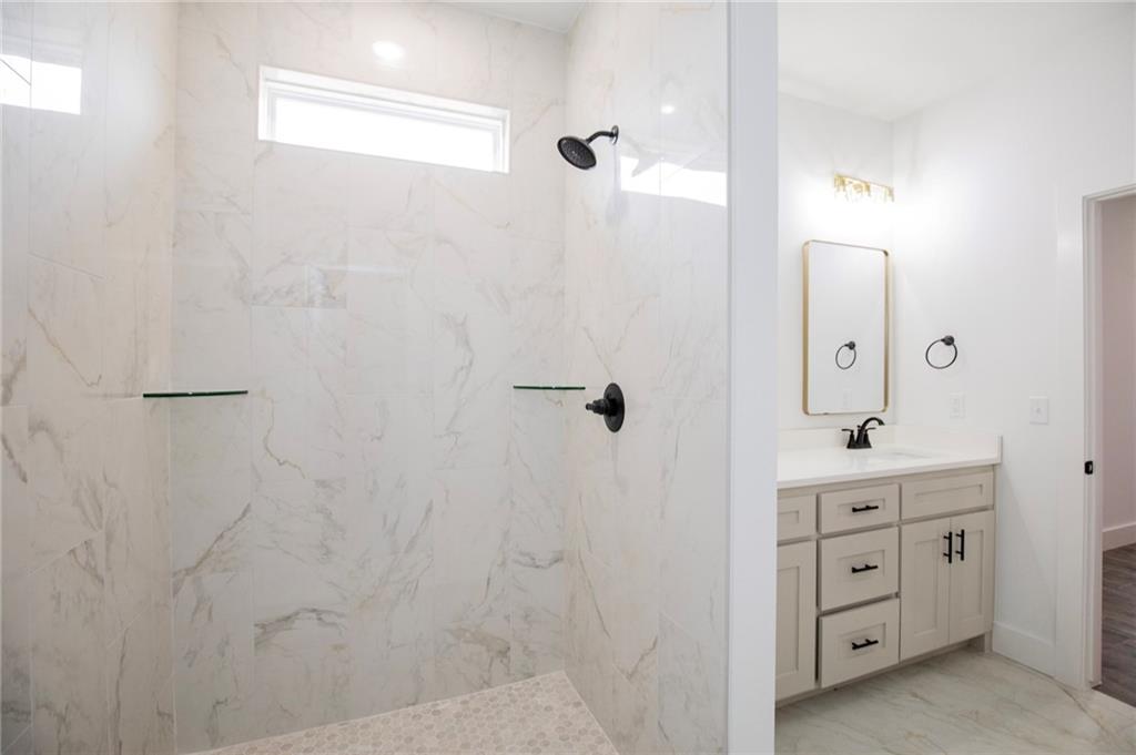 LOCKHART SUB-BVV - Residential Lease