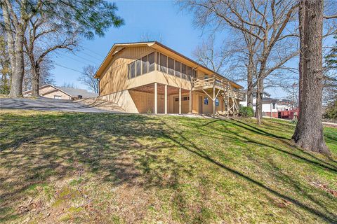 Photo of 8272 Fairway Drive, Rogers, AR 72756 (MLS # 1339784)