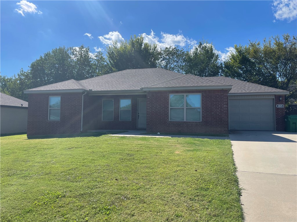 Great home in a desirable location next to an elementary school and near the Razorback Greenway. Includes a refrigerator, no washer / dryer. 1 car garage.
