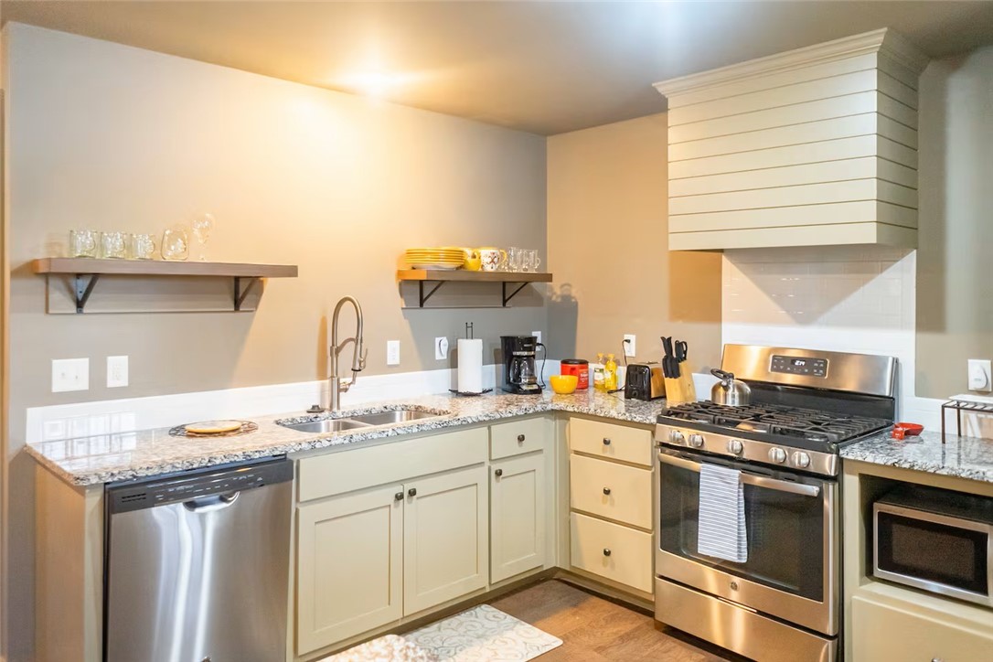 30-20-30-BENTONVILLE - Residential Lease