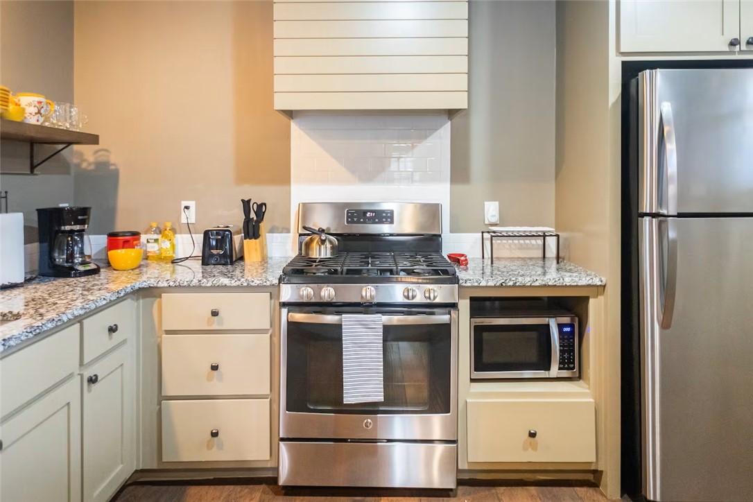 30-20-30-BENTONVILLE - Residential Lease