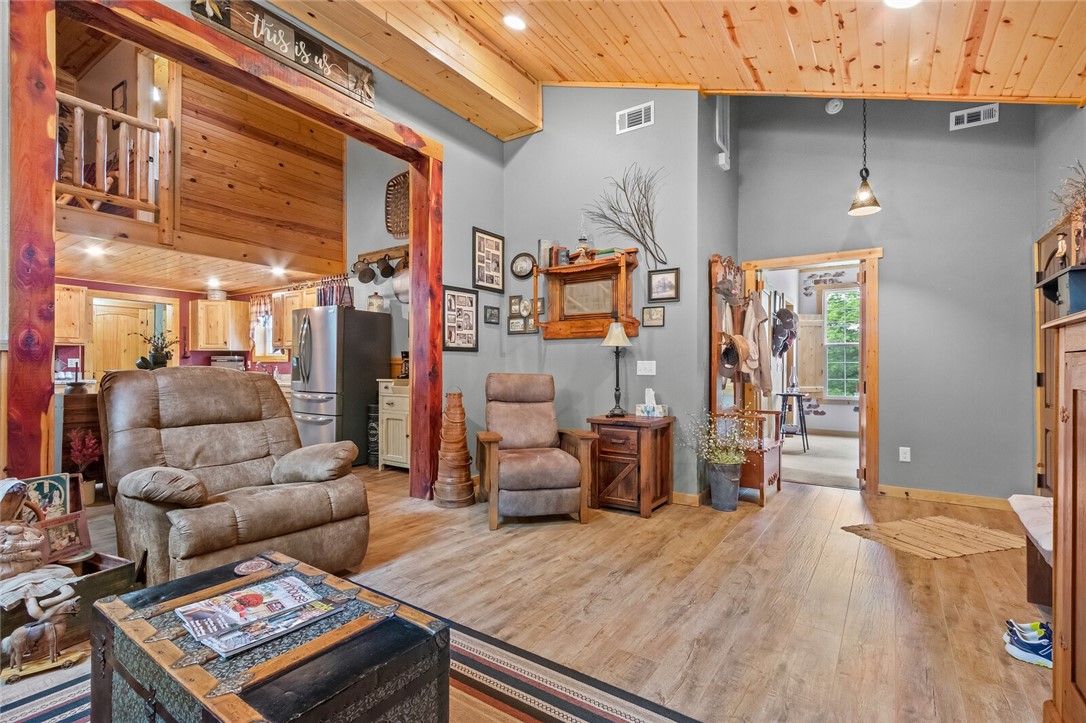 Photo 6 of 35 of 9363 Larue Road house