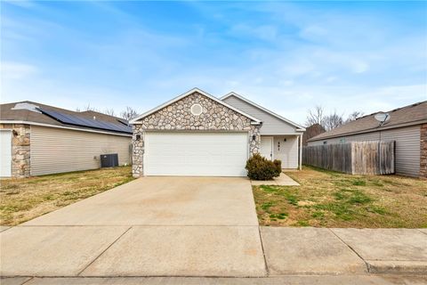 Photo of 591 Cascade Circle, Springdale, AR 72764 (MLS # 1337144)