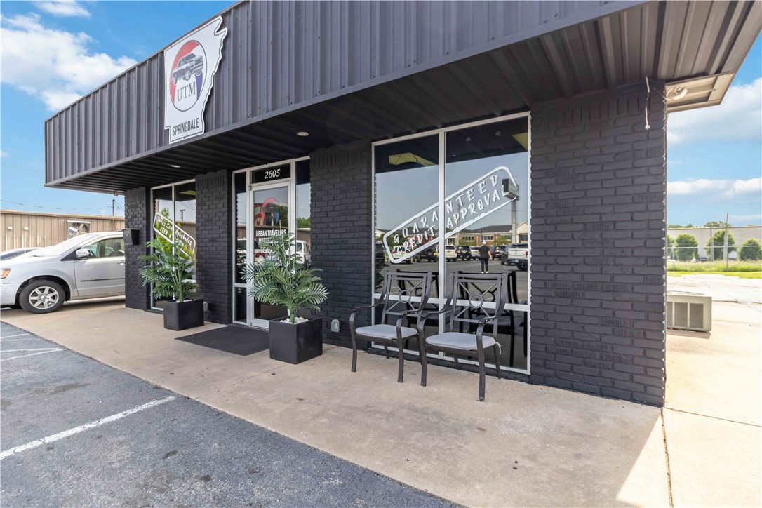 Springdale Outlots - Commercial Lease