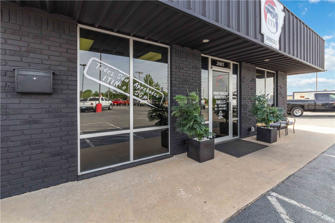 Springdale Outlots - Commercial Lease