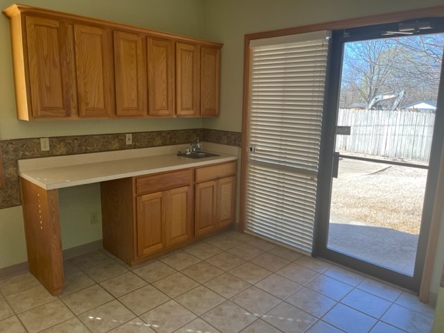 West End Plaza - Commercial Lease