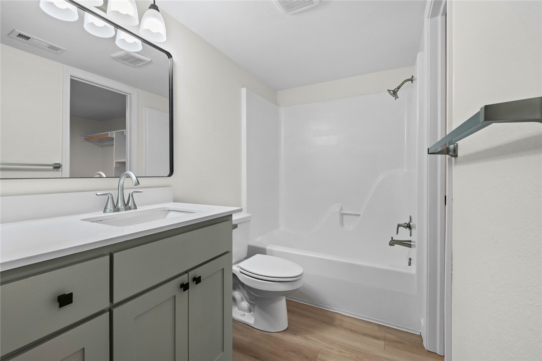 Royal Oaks Estates - Residential