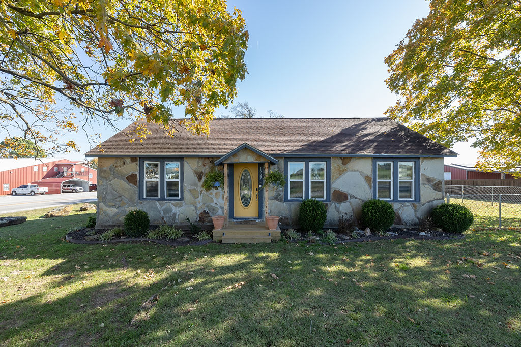 12-18-32-HIGHFILL - Residential Lease