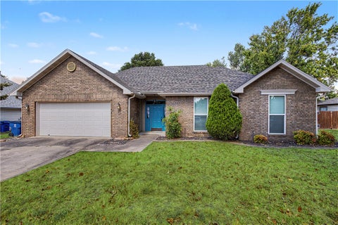 Photo of 29 Ivy Circle, Bentonville, AR 72712 (MLS # 1362205)